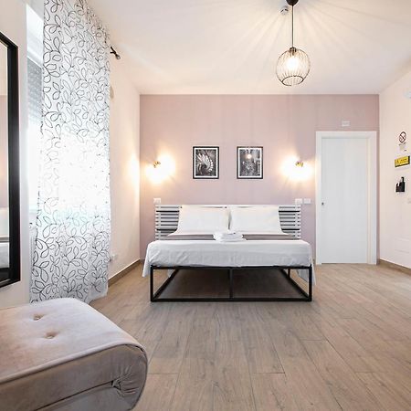 Domina Guest House Fiumicino Bagian luar foto