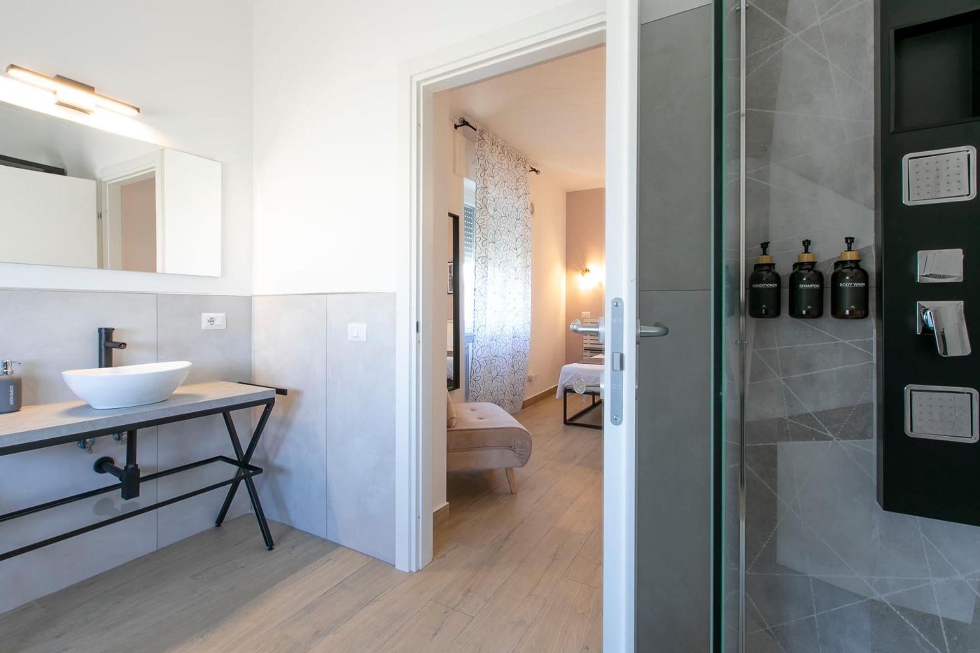 Domina Guest House Fiumicino Bagian luar foto