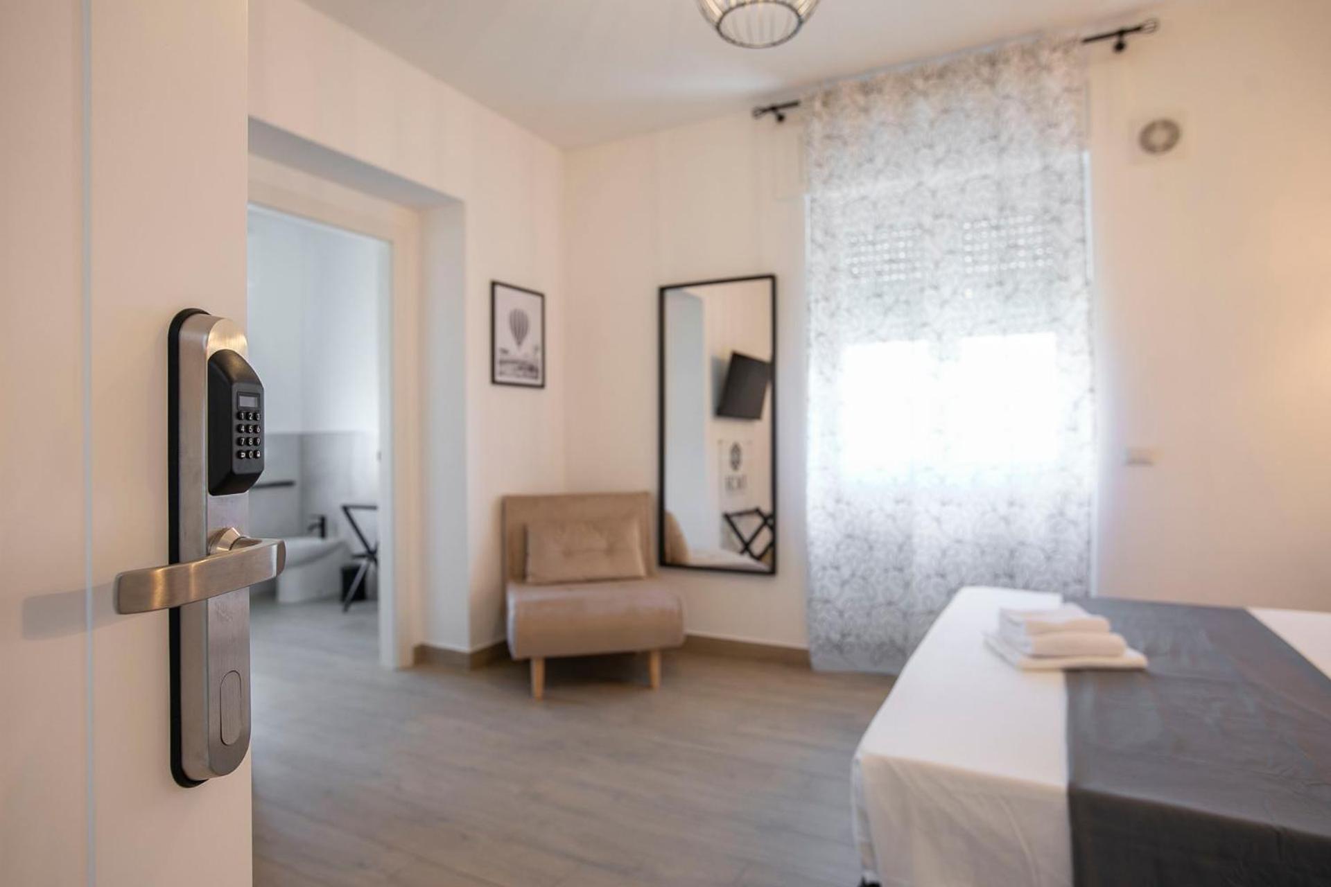 Domina Guest House Fiumicino Bagian luar foto