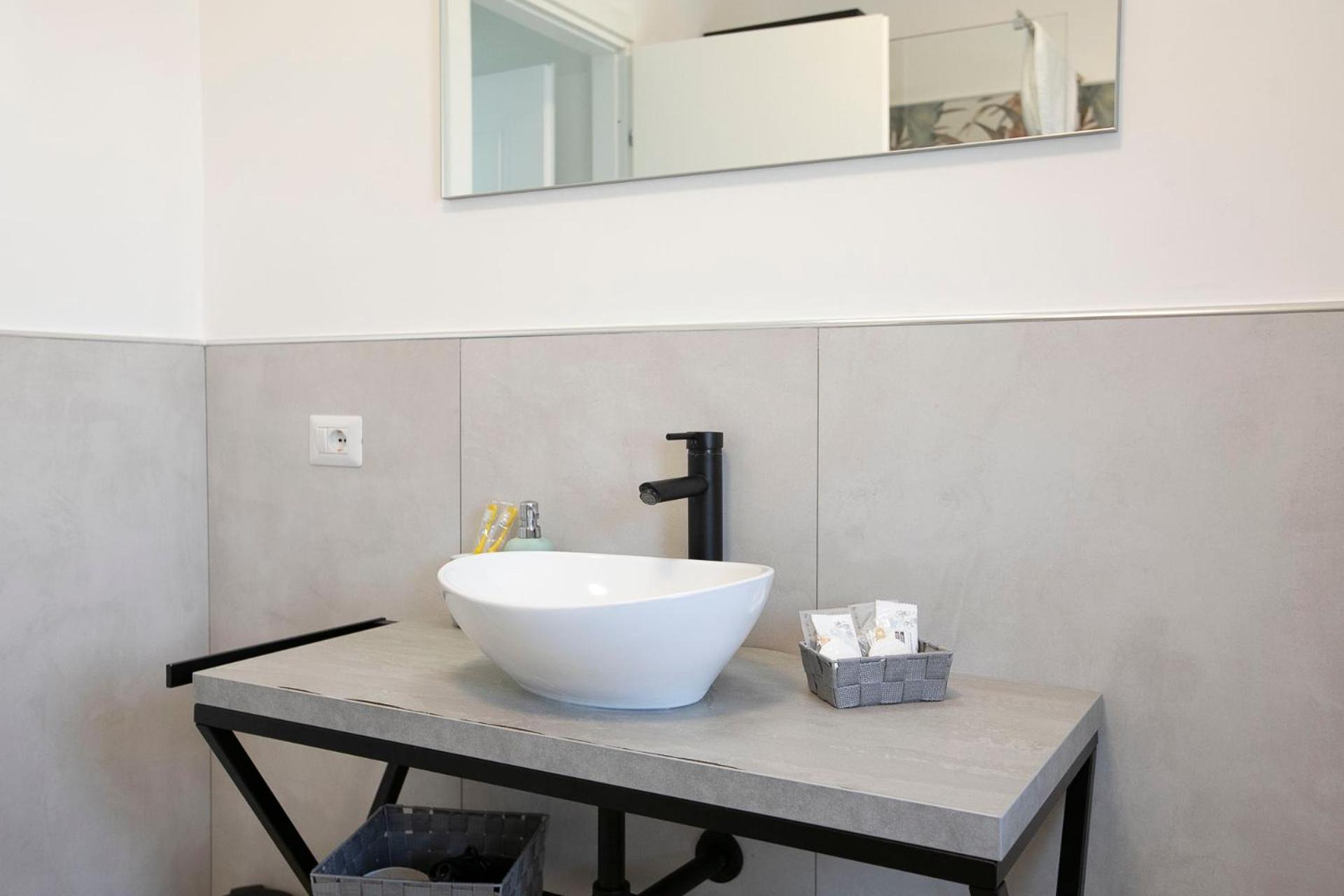 Domina Guest House Fiumicino Bagian luar foto