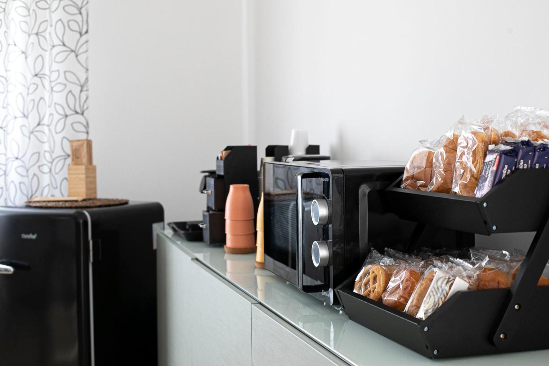 Domina Guest House Fiumicino Bagian luar foto
